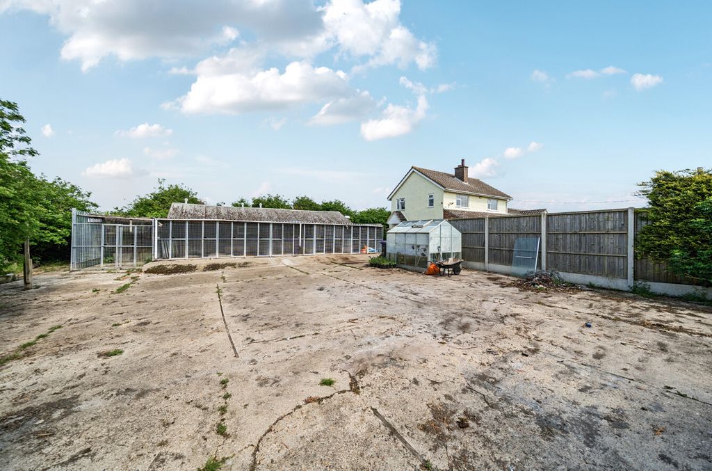 Property photo 3 of 20