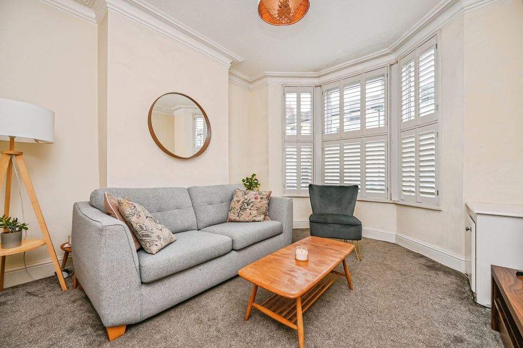 Property photo 3 of 20 Pbox-Img.Jpg