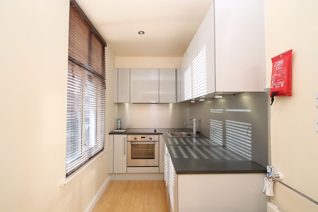 Property photo 2 of 8 Photo 4