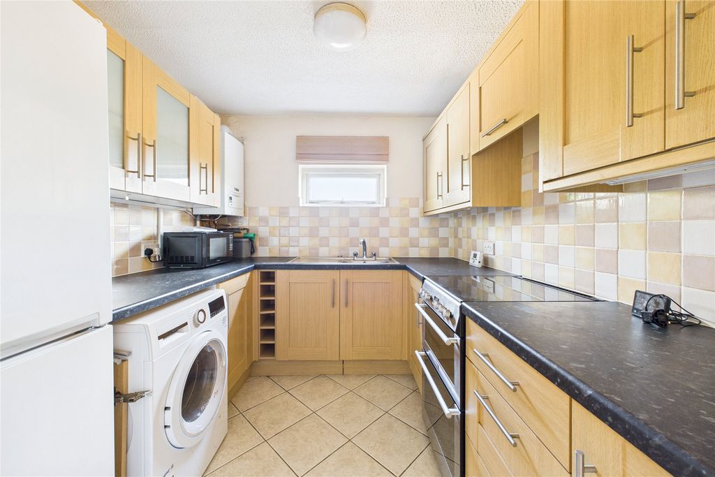 Property photo 2 of 11 Picture No. 13