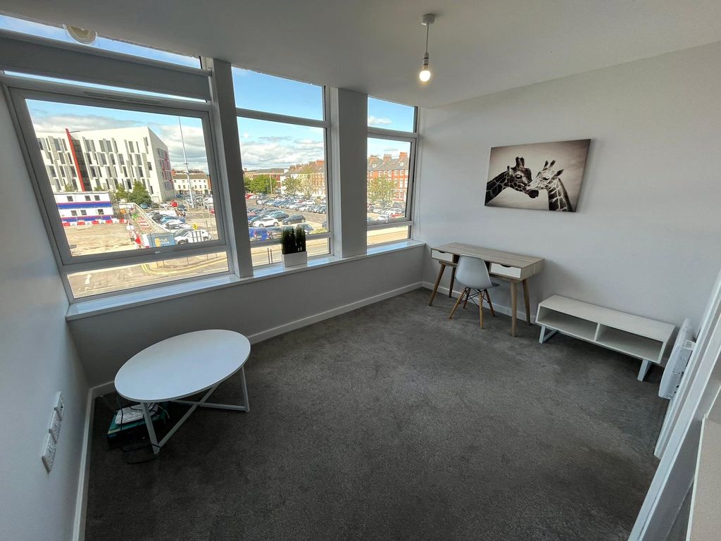 Property photo 2 of 5 Lounge