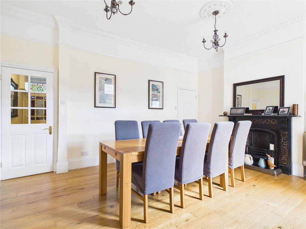 Property photo 3 of 38 Picture No. 37
