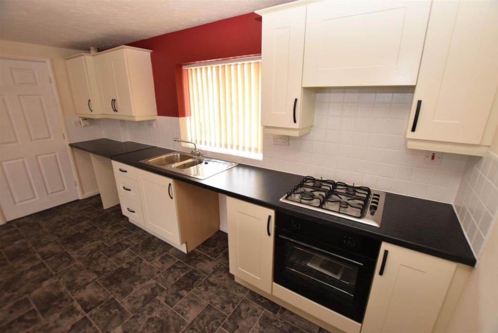 Property photo 2 of 12 3343592