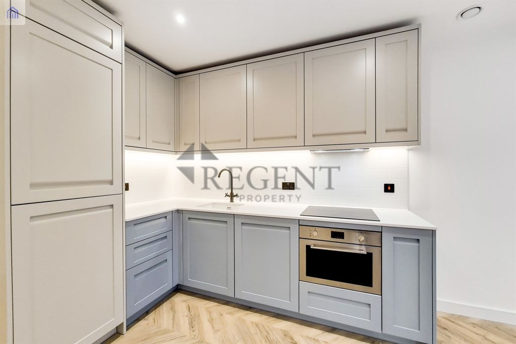 Property photo 3 of 13 Kitchen
