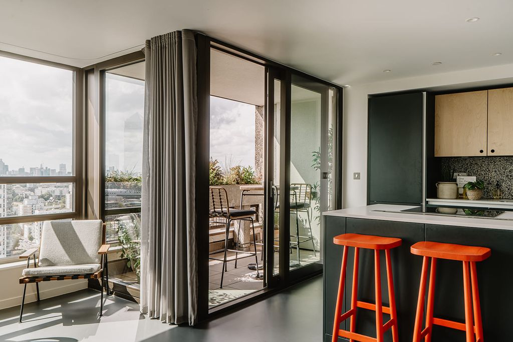 Property photo 2 of 33