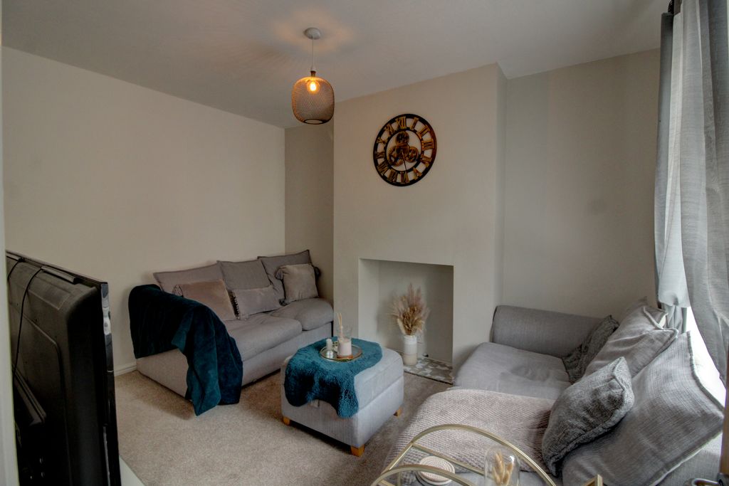 Property photo 2 of 21 2