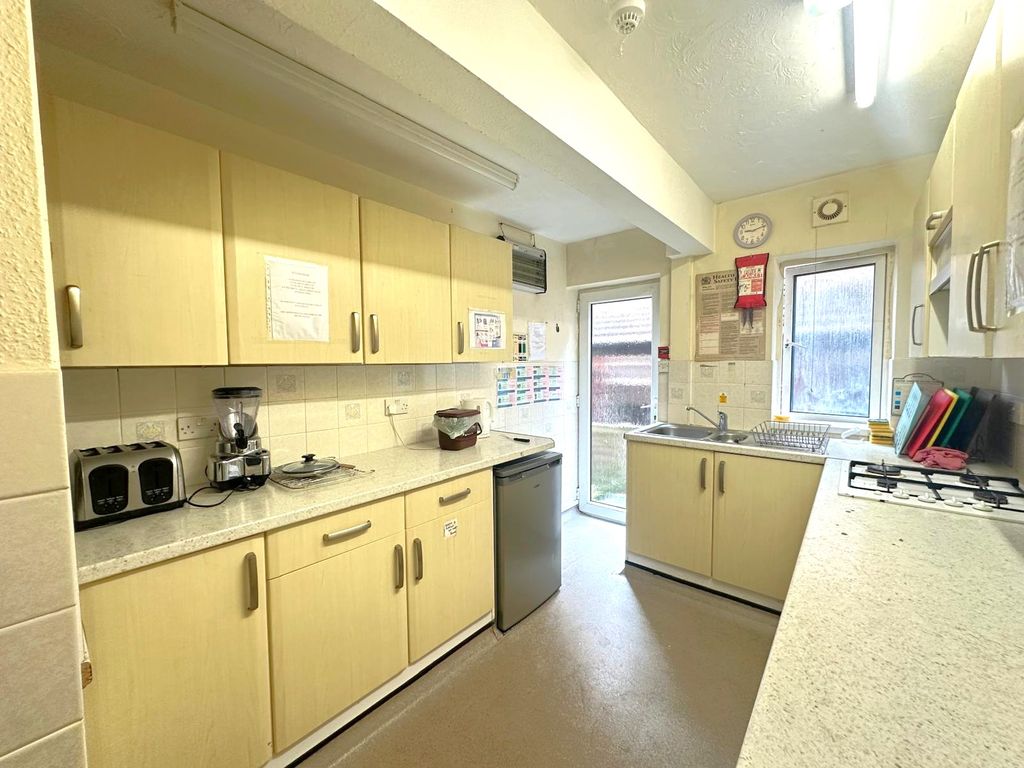 Property photo 3 of 10 375Fd88B-A132-4Fcc-8Df6-5E215c560828