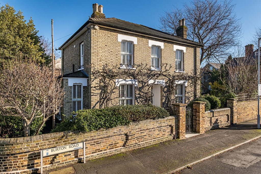 Property photo 1 of 18