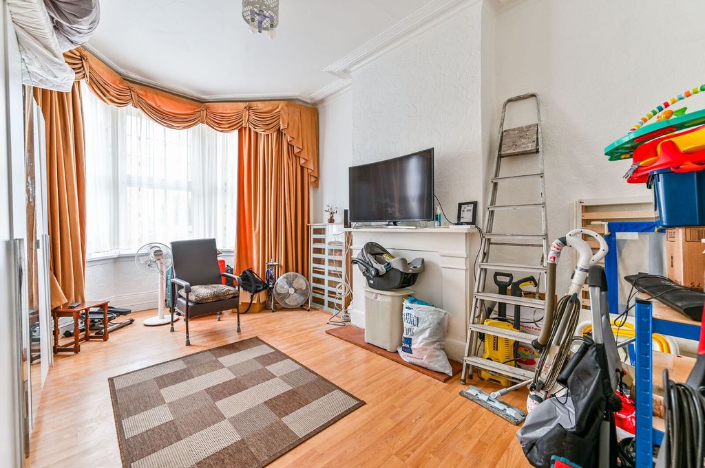 Property photo 1 of 25