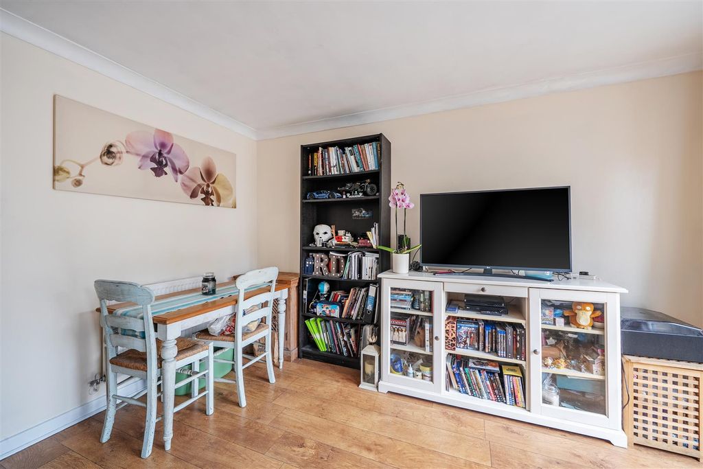 Property photo 3 of 12 Living / Dining Room