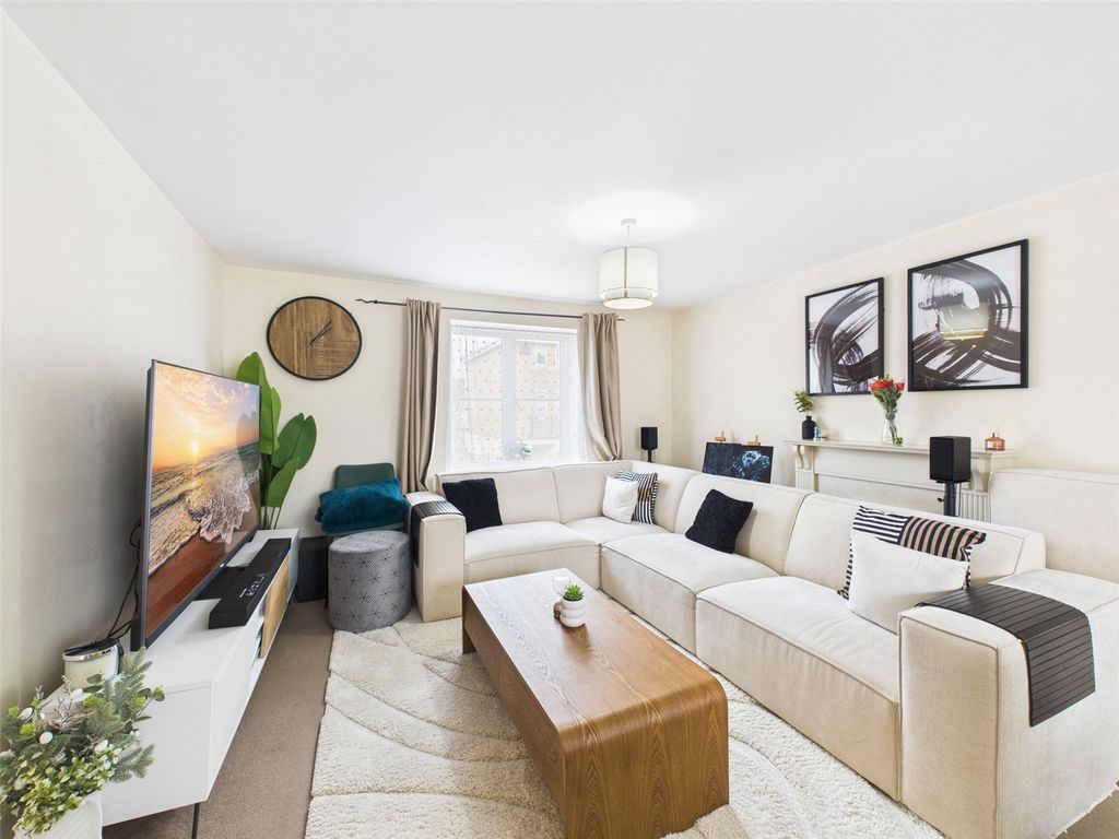 Property photo 2 of 17 Picture No. 28