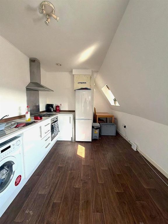 Property photo 2 of 6 9 Compass Kitch 3.Jpg