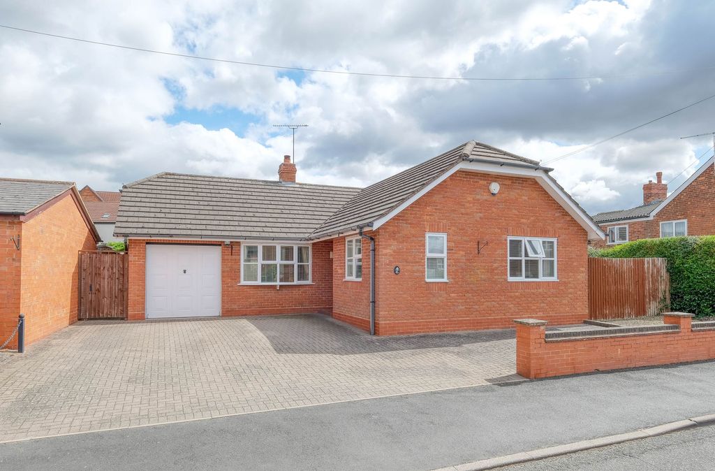 Property photo 1 of 21