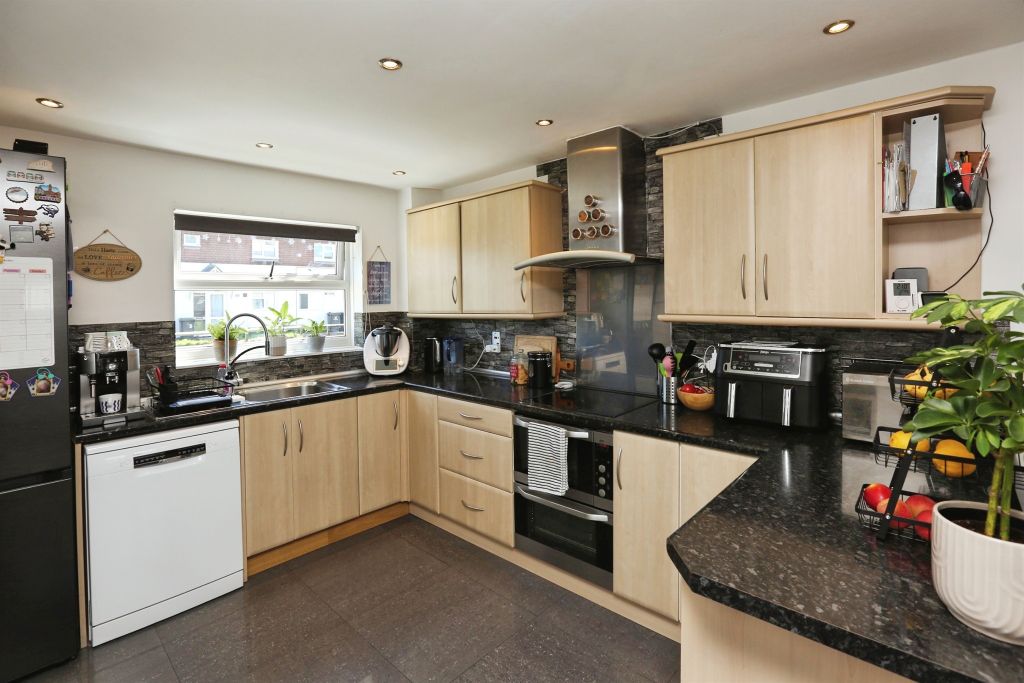 Property photo 3 of 15