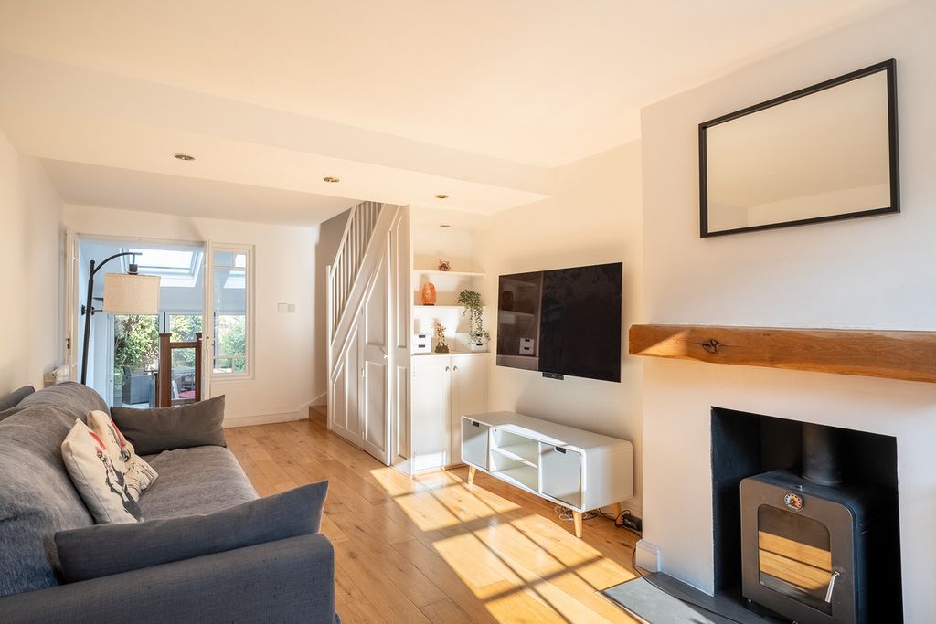 Property photo 1 of 17