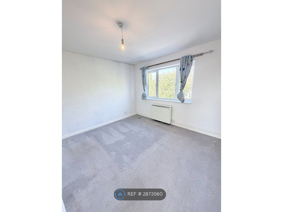 Property photo 3 of 6 Bedroom 1