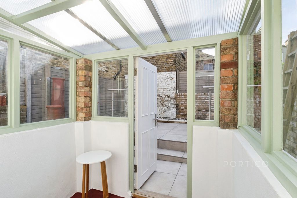 Property photo 3 of 25 Pbox-Img.Jpg