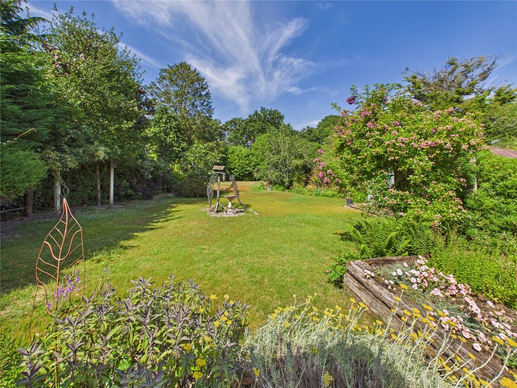 Property photo 2 of 11 Picture No. 12