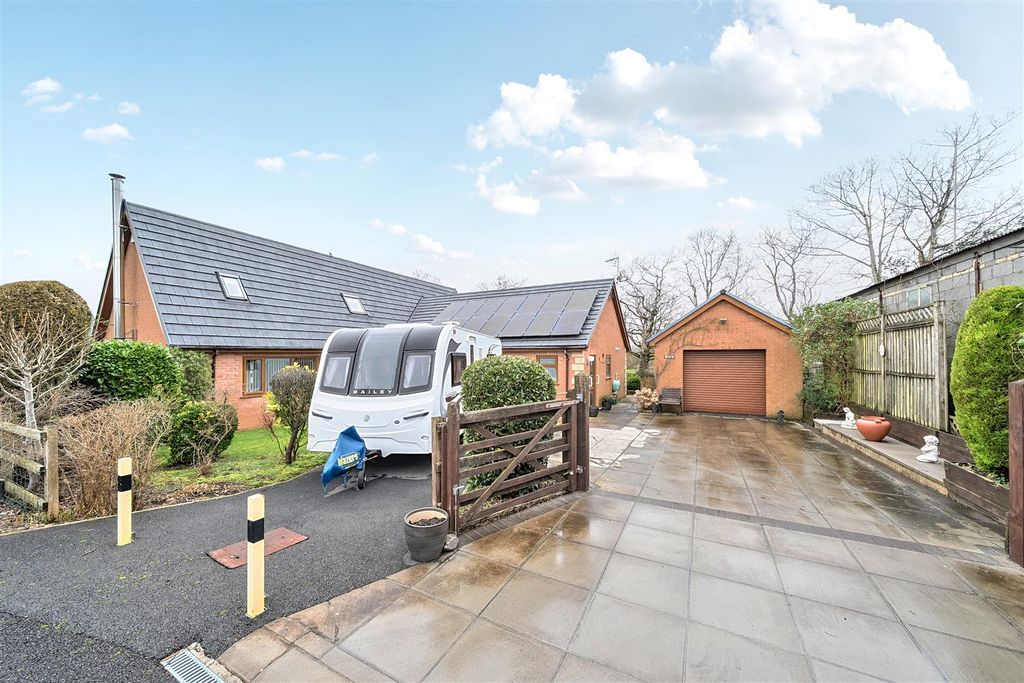 Property photo 1 of 25