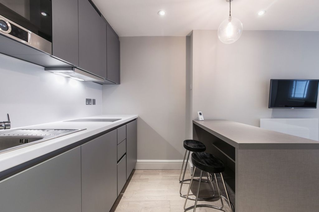 Property photo 1 of 17 Kitchen