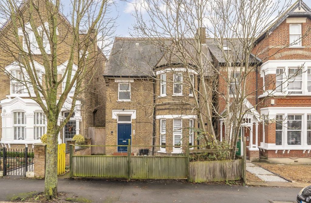 Property photo 1 of 8