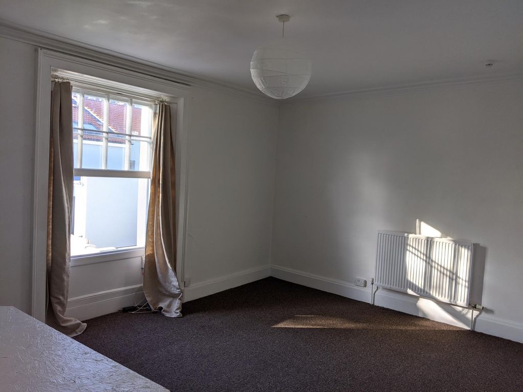 Property photo 2 of 12 Photo 1