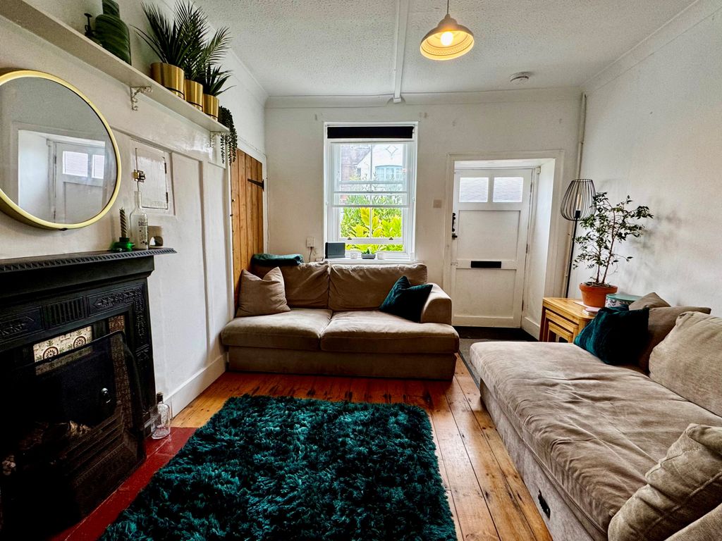 Property photo 3 of 10