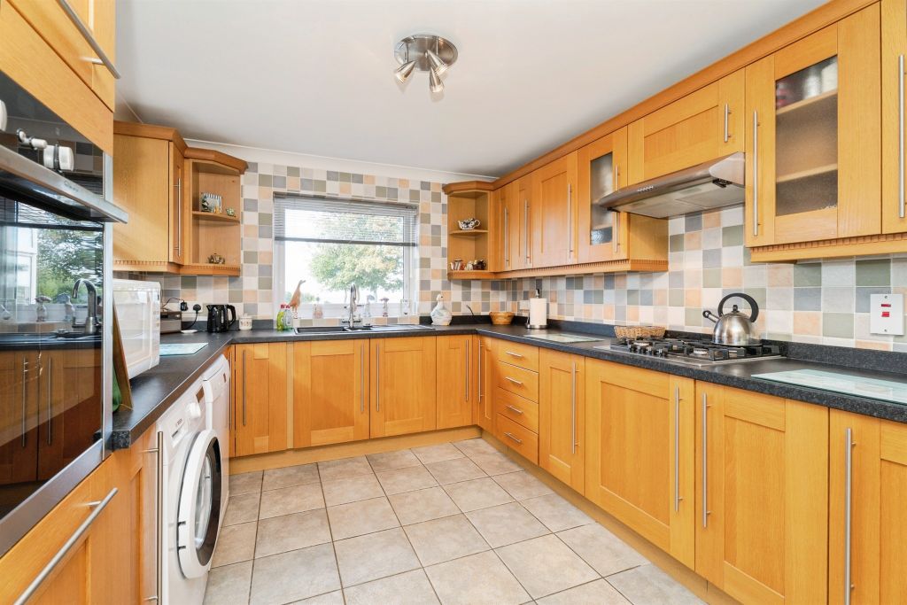 Property photo 2 of 29