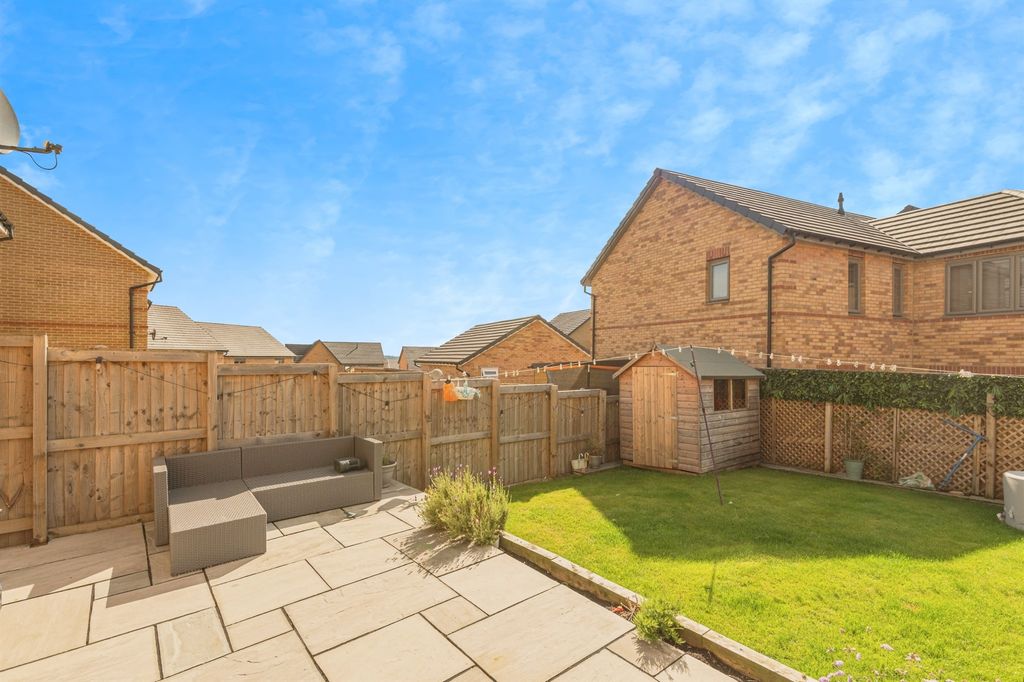 Property photo 2 of 18