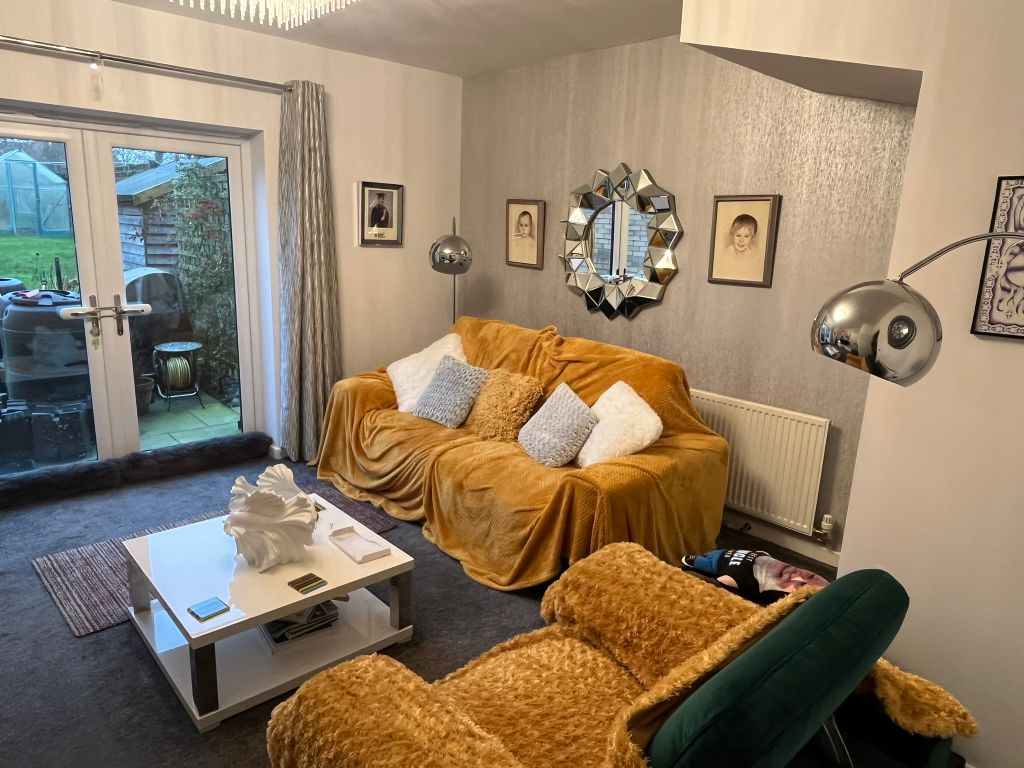 Property photo 3 of 9 Living Room