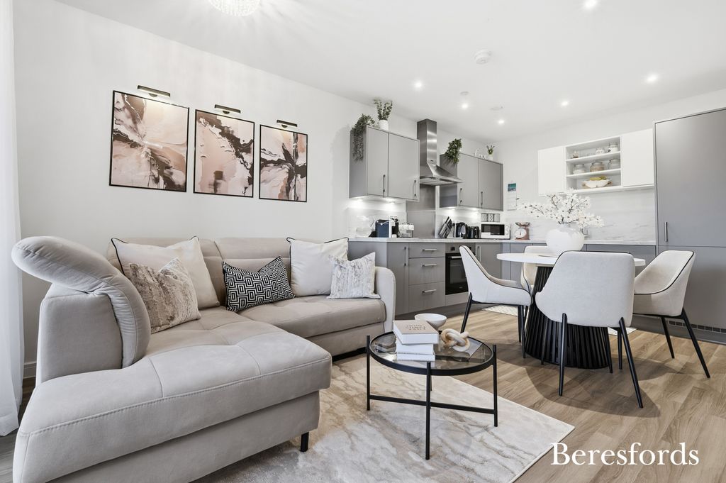 Property photo 2 of 12 Picture No. 13