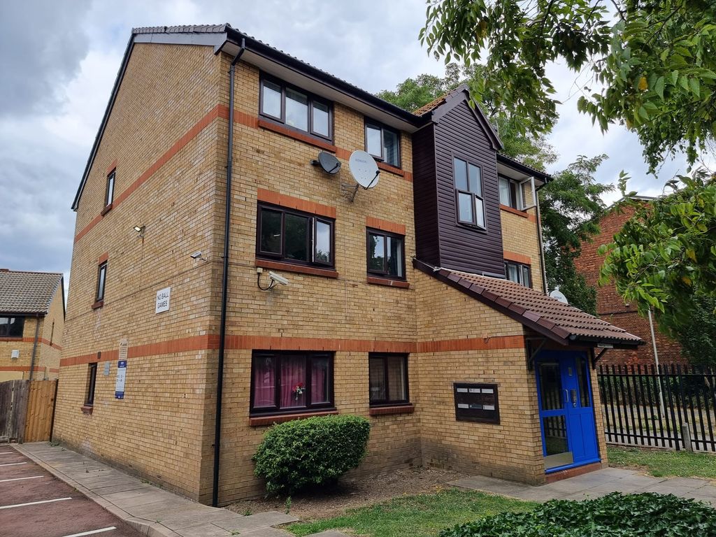 Property photo 2 of 10