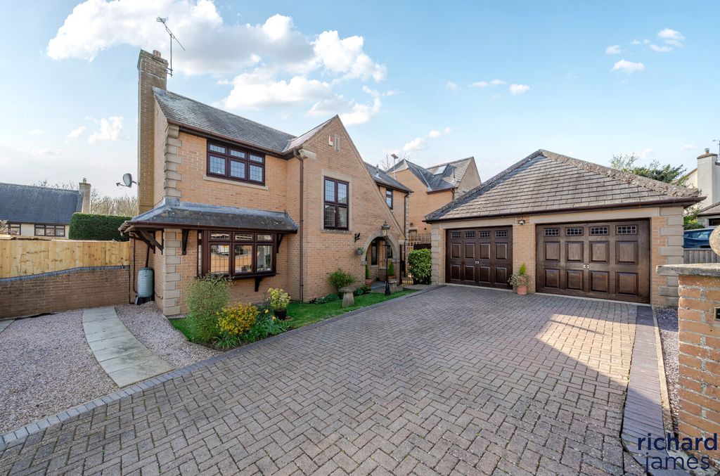 Property photo 1 of 24 A546Bd19Dbe94073B8462B0B06456776