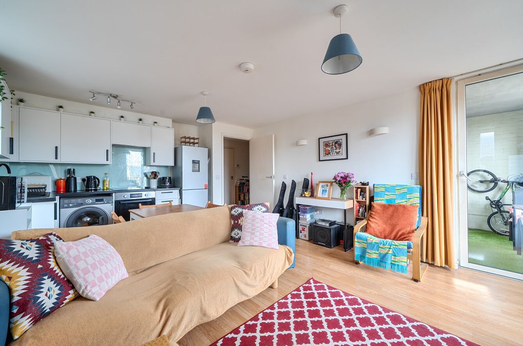 Property photo 3 of 10