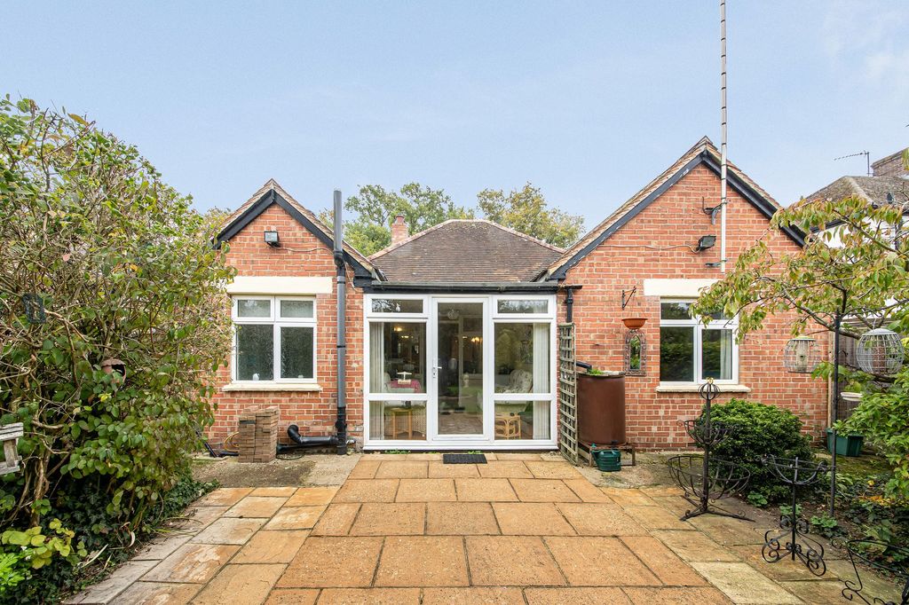 Property photo 2 of 25