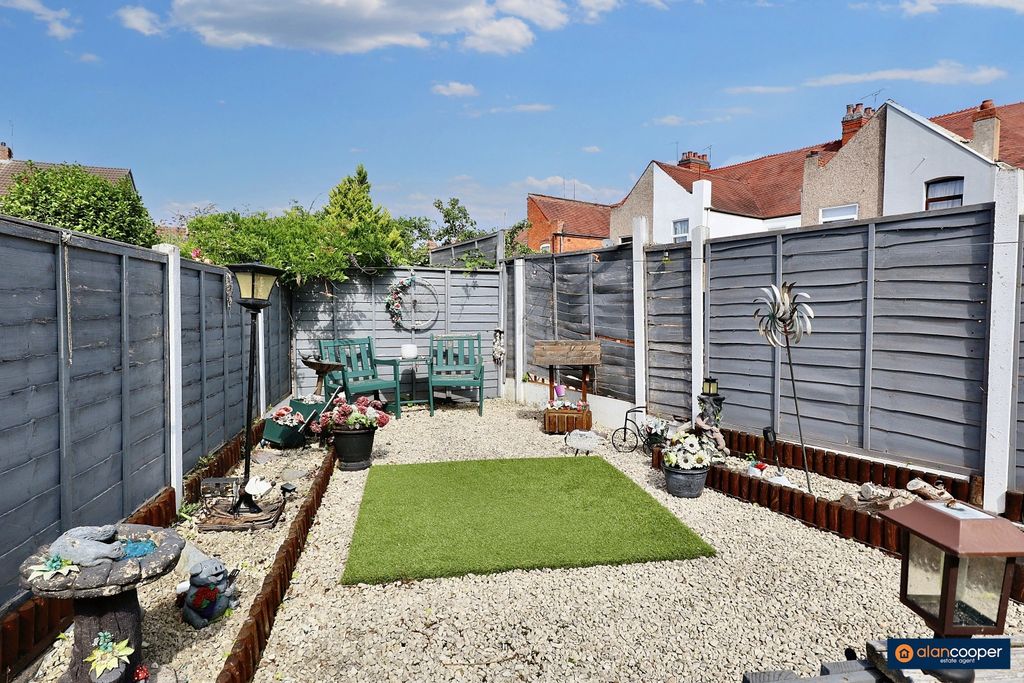 Property photo 3 of 16 4380354