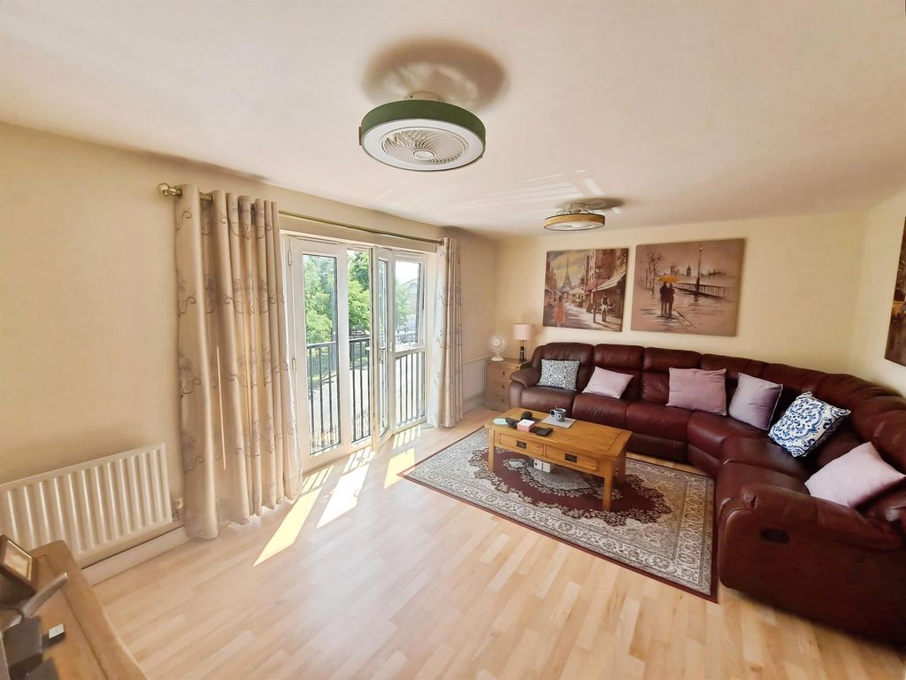 Property photo 3 of 14