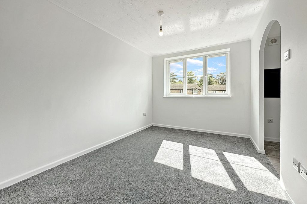 Property photo 2 of 6 Living Room