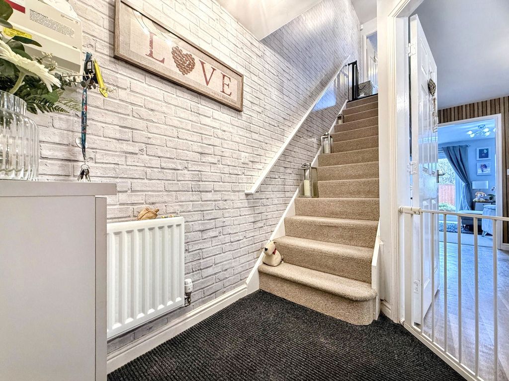 Property photo 2 of 24