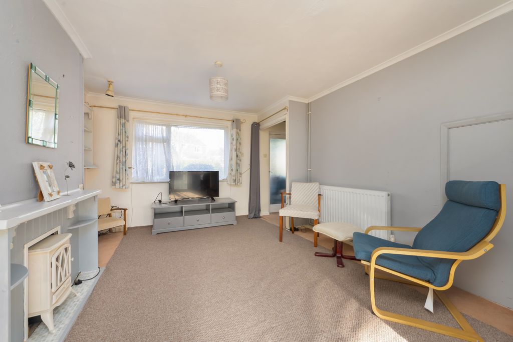 Property photo 3 of 16 Sitting Room