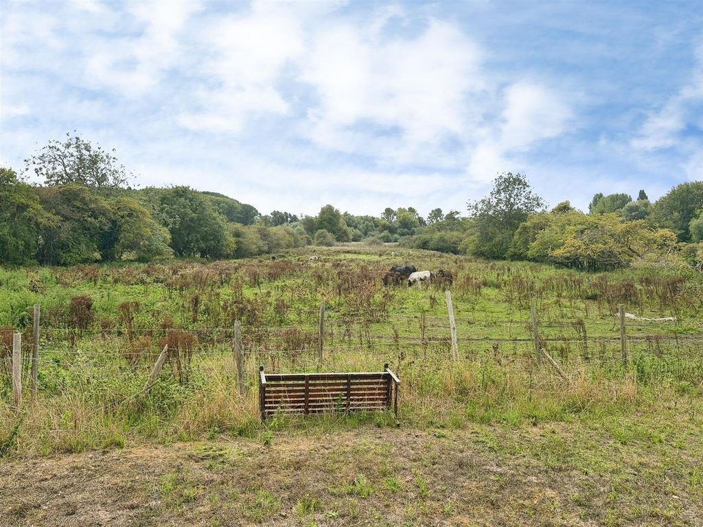 Property photo 3 of 13 E942d94c-Fd9d28Ef-Bcf7-4330-Ab23-31dc7B89c70B.Jpeg