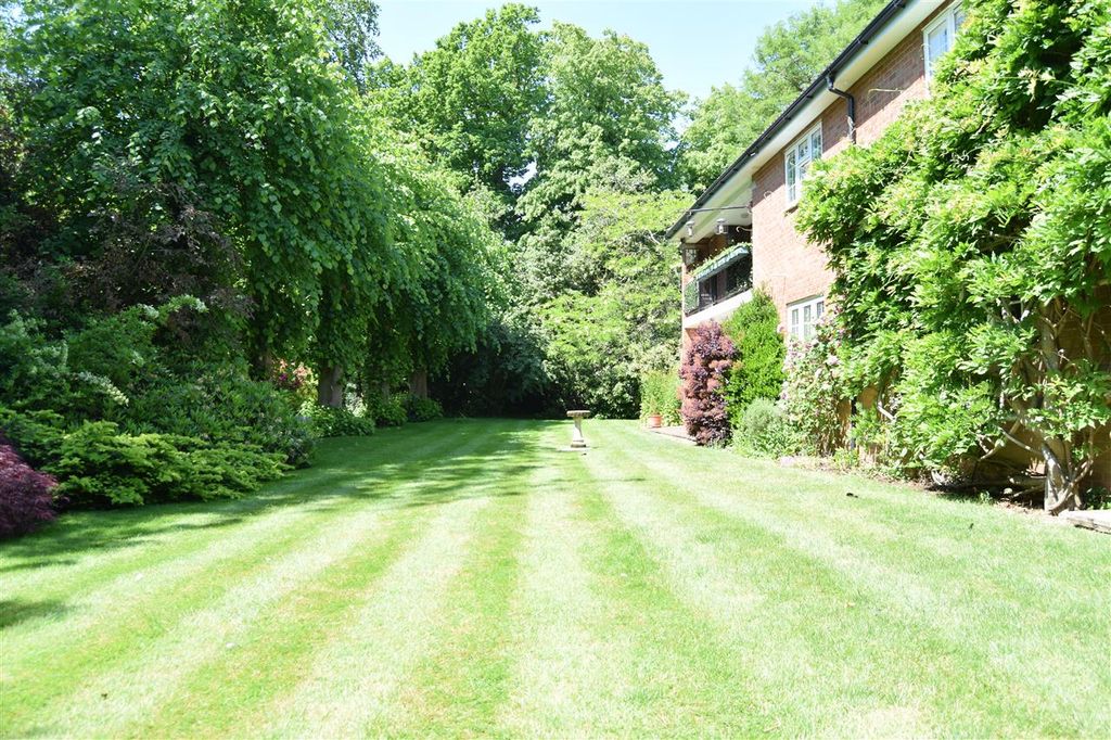 Property photo 2 of 19