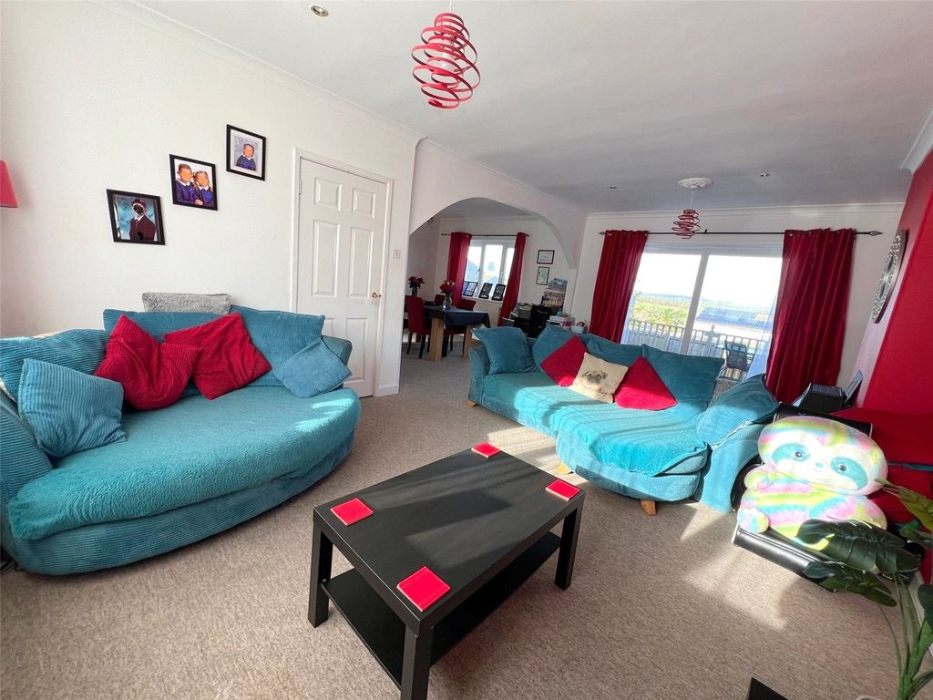 Property photo 3 of 24 Picture No. 96