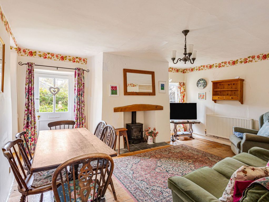 Property photo 2 of 28