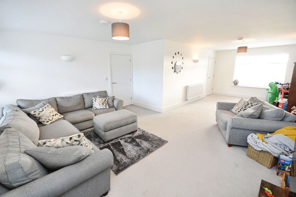 Property photo 2 of 24