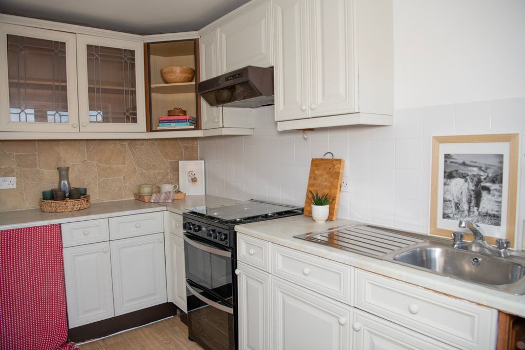 Property photo 3 of 15 Picture No. 36