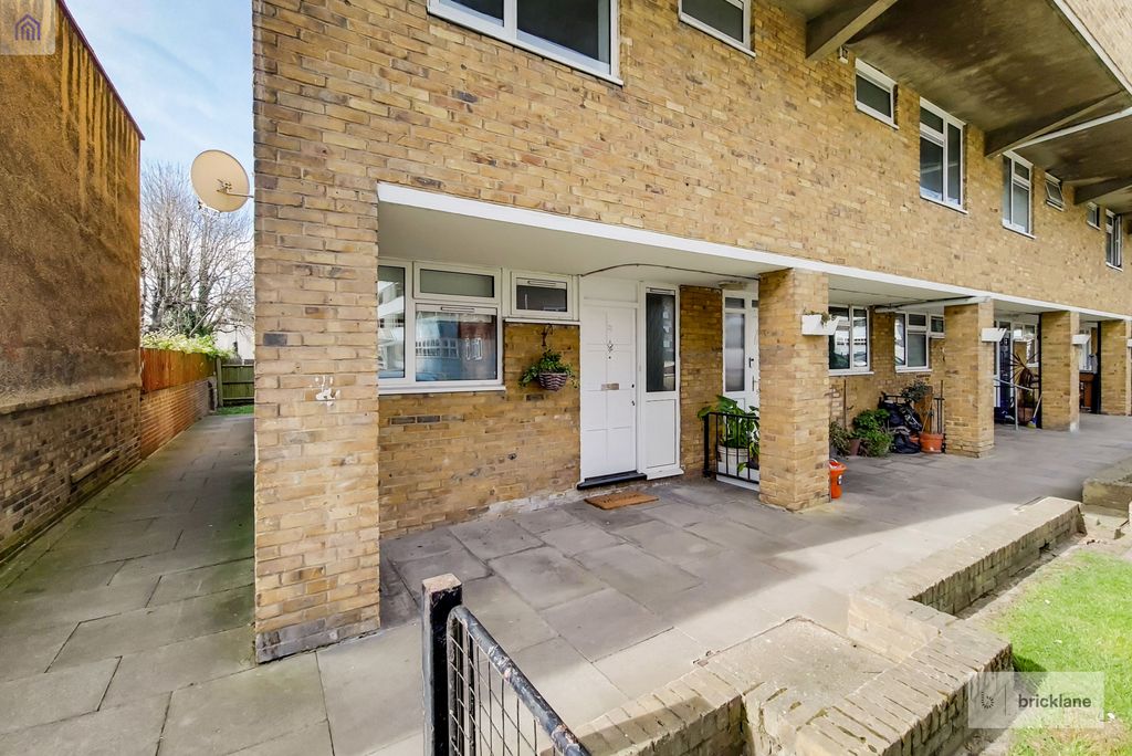 Property photo 3 of 16 Photo 2