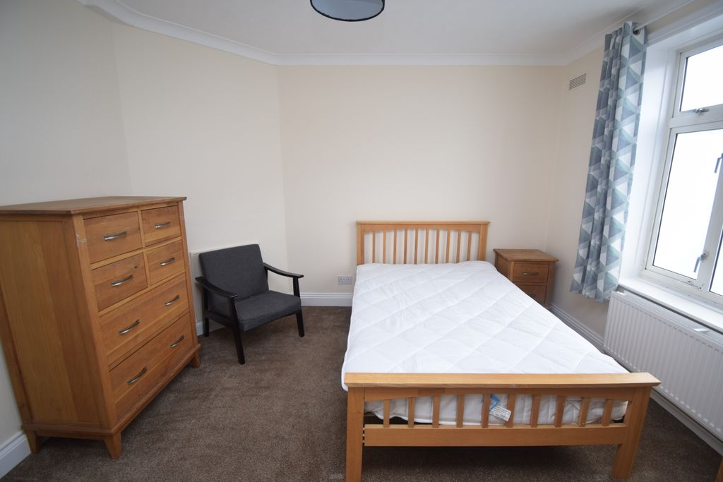 Property photo 3 of 12 Bedroom 1
