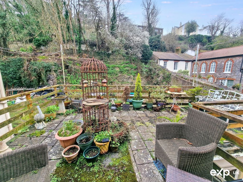 Property photo 2 of 22