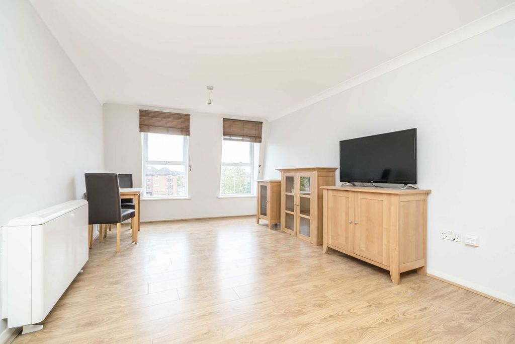 Property photo 2 of 5